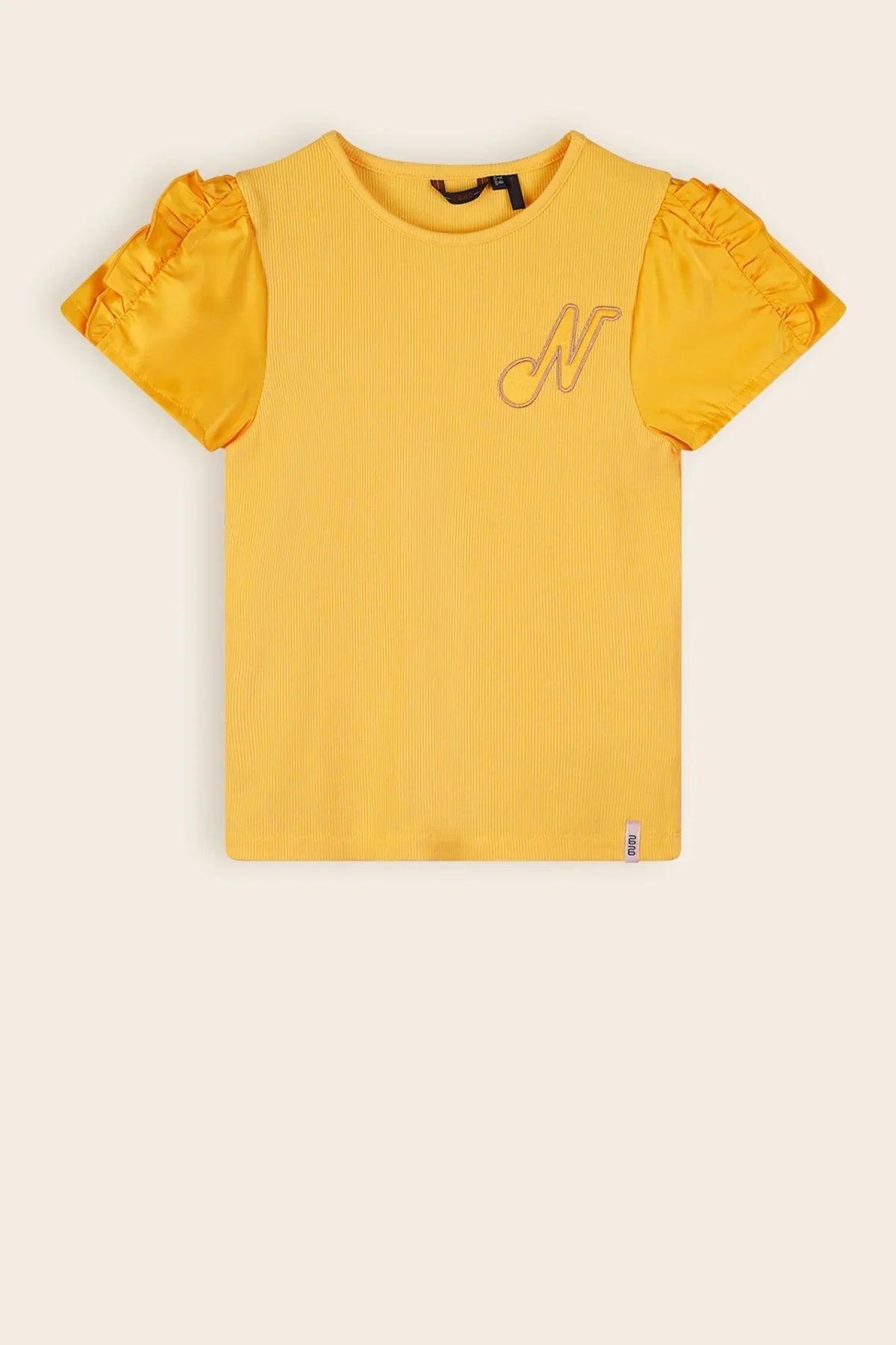 Kathleen Tshirt met frill op de mouw Abrikoos