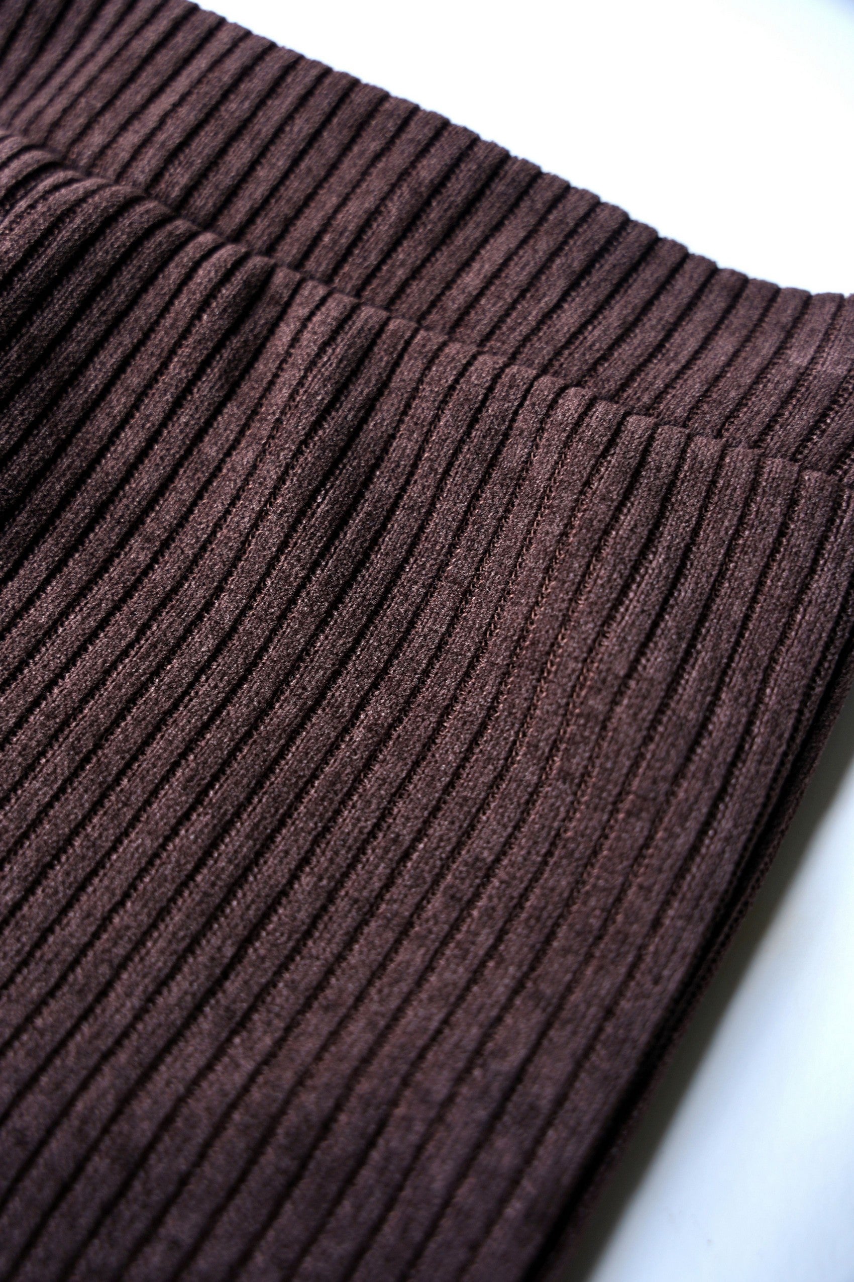 B.Nosy Giselle Broek